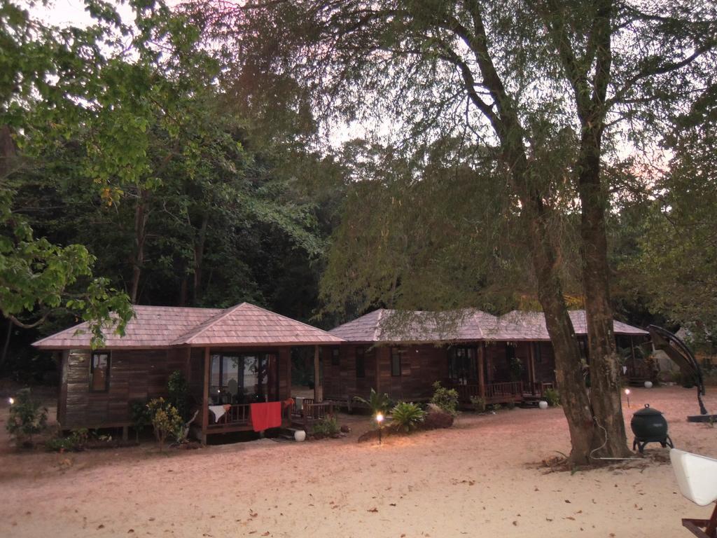 Coral Garden Resort Ко Крадан Екстериор снимка